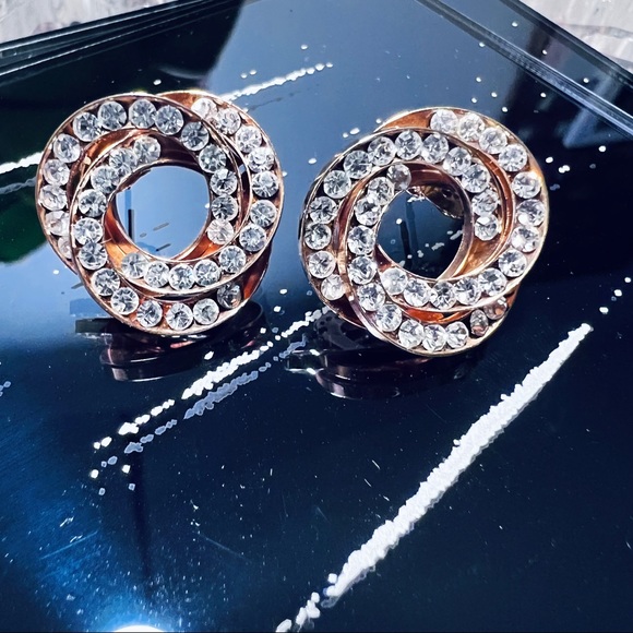 Victoria Townsend Earrings - Picture 3 of 8